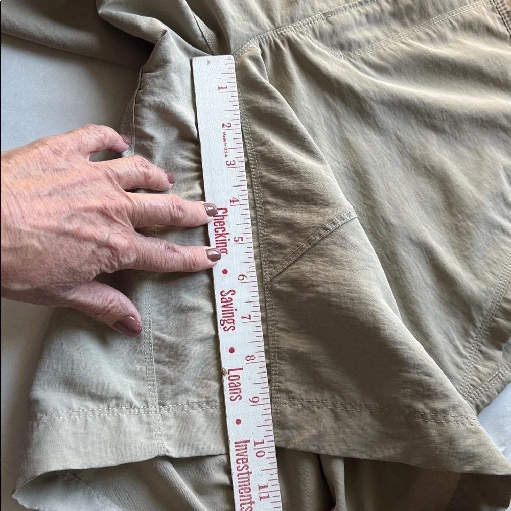 North Face Mens Cargo Shorts Beige zip Velcro Pockets hiking camping outdoors